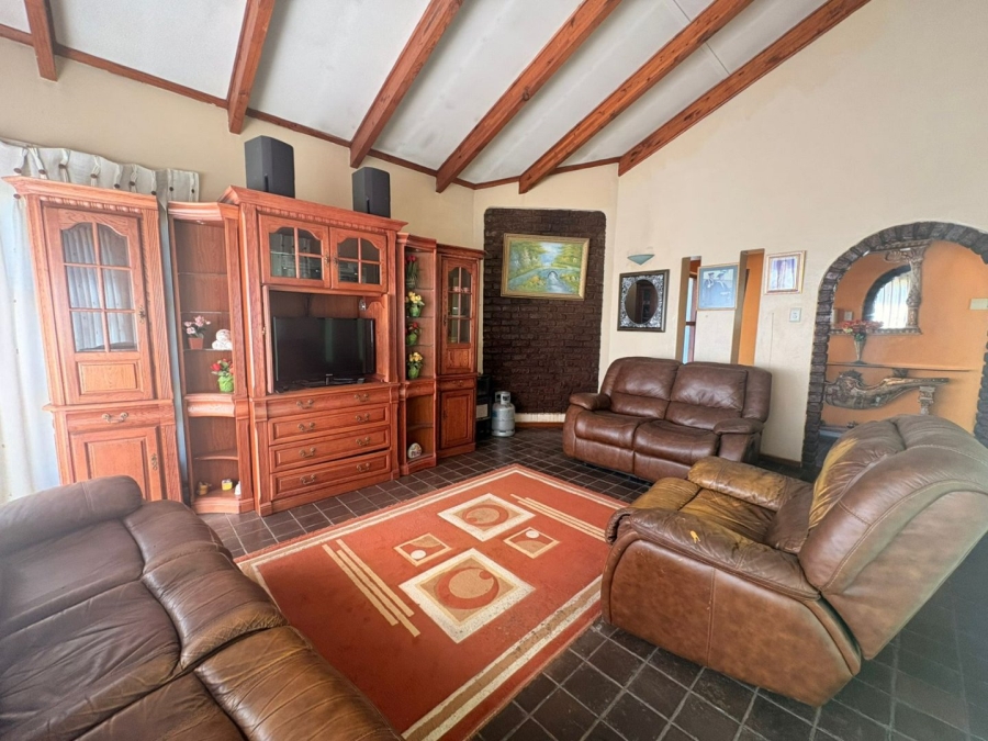 5 Bedroom Property for Sale in Dorchester Heights Eastern Cape